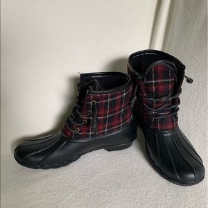 RED/BLACK BOOTS